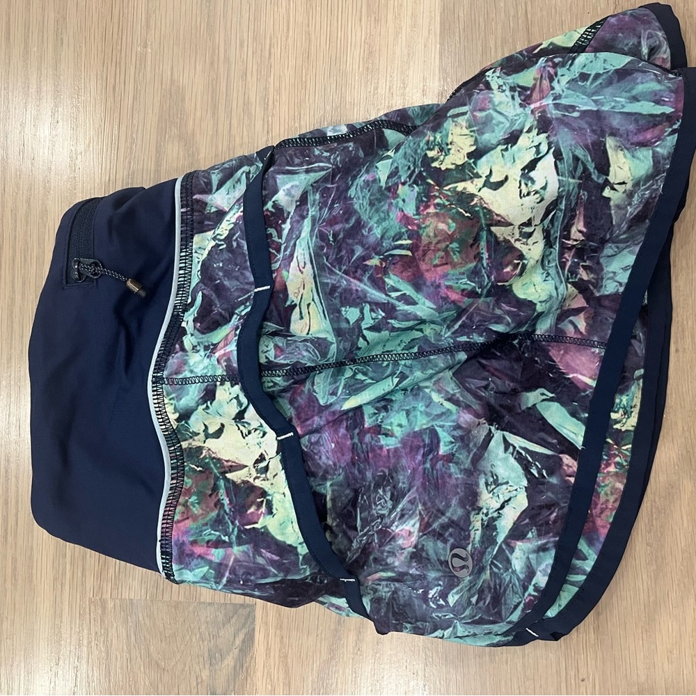 Lululemon short size 6